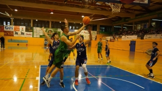 Fitosur B. Murgi se queda sin recursos en la zona y cae ante Jaén CB (87-73)  